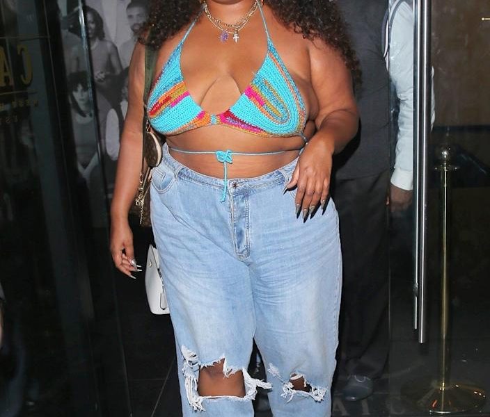 Lizzo's Flamboyant Fashion Outfit Is A Solid Evidence That Summertime Is Just Around the Corner for Sexy Girls