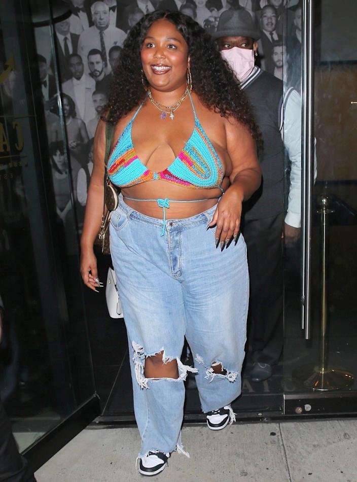 Lizzo's Flamboyant Fashion Outfit Is A Solid Evidence That Summertime Is Just Around the Corner for Sexy Girls